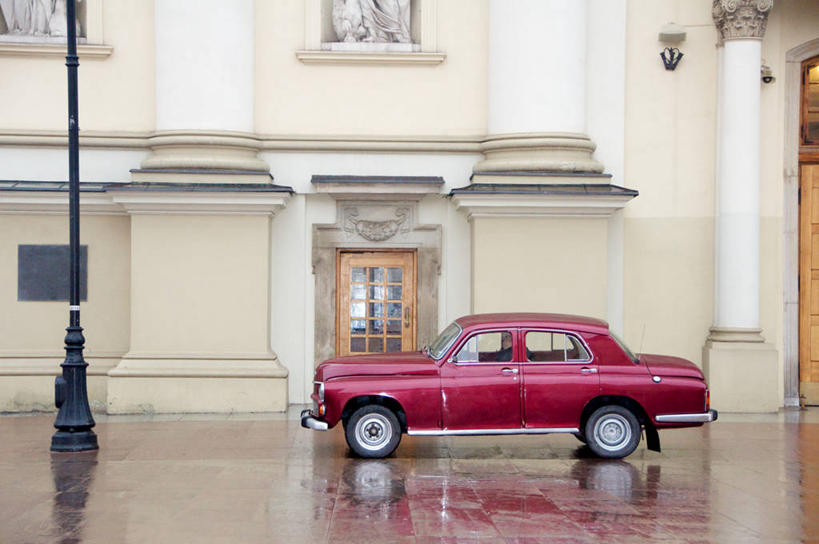 无人,横图,室外,白天,复古,门,建筑,汽车,波兰,反射,首都,杆,历史,一个,红色,运输,摄影,单个,古董,停止,暂停,停滞,华沙,彩图