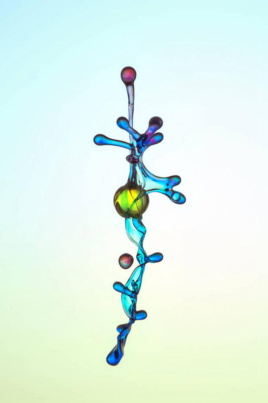 无人,竖图,白色背景,水,德国,形状,溅,水滴,摄影,撞击,纯净,想法,彩图,影棚拍摄