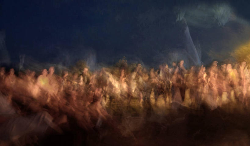 横图,室外,夜晚,法国,丰富,许多人,热,夏天,一群人,摄影,享乐,柔焦,沃克吕兹,休闲活动,彩图,舞蹈,传统节日