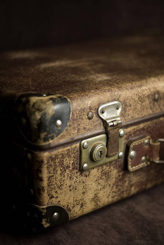 无人,竖图,室内,特写,桌子,手提箱,波兰,破碎,生锈,褐色,破坏,破损,摄影,部分,粉碎,腐蚀,侵蚀,损坏,简单,下降,毁坏,摧毁,腐化,锈迹斑斑,彩图