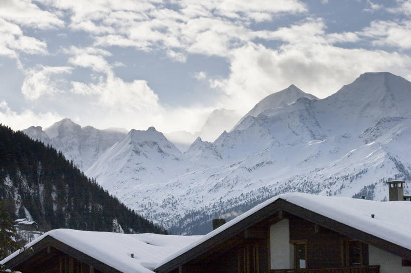 无人,横图,室外,白天,美景,山,雪,雪山,瑞士,房屋,屋顶,景观,云,冬天,天空,自然,景色,寒冷,摄影,自然风光,瓦莱斯州,韦尔毕耶,彩图