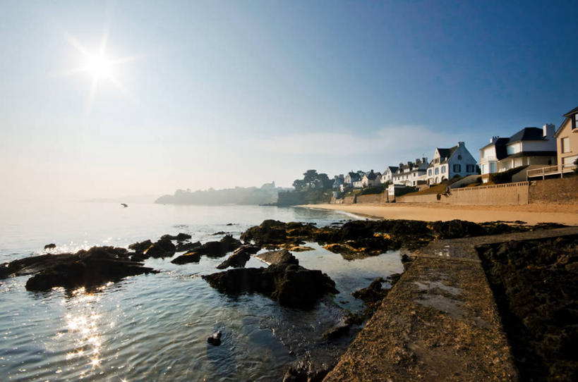 无人,横图,室外,白天,镜头眩光,海洋,太阳,建筑,日光,法国,反射,云,围墙,天空,自然,摄影,宁静,法国文化,菲尼斯泰尔省,岩石,彩图,卡朗泰克