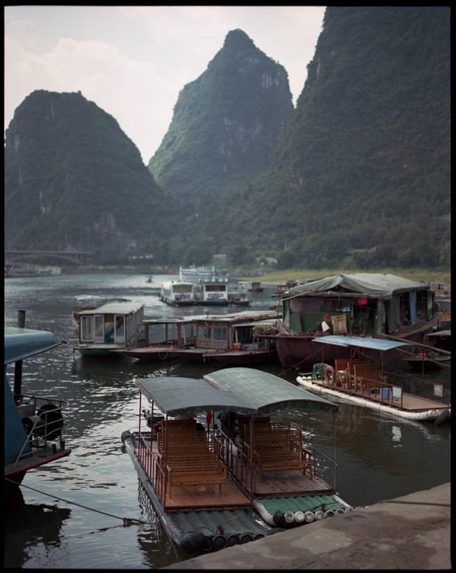 无人,竖图,室外,白天,河流,船,桂林,停靠,天空,自然,运输,摄影,广西,宁静,岩层,停泊,中国文化,漓江,阳朔,岩石,彩图