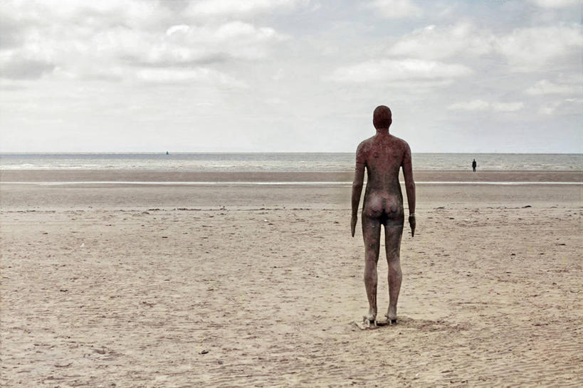 无人,雕刻家,横图,室外,白天,度假,海洋,英国,标志,雕像,符号,沙子,水平线,云,标识,天空,自然,地标建筑,艺术家,摄影,英国文化,性别符号,利物浦,默西赛德郡,雕塑家,海滩,彩图,安东尼.葛姆雷,男性符号