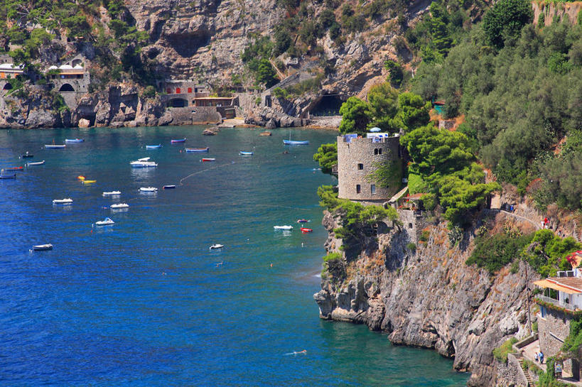 无人,横图,室外,白天,海洋,水,植物,船,意大利,欧洲,反射,悬崖,塔,树,自然,运输,摄影,南欧,意大利文化,意大利共和国,坎帕尼亚,萨勒诺,阿马尔菲海岸,阿玛尔菲海岸,阿玛菲海岸,坎帕尼亚大区,阿玛菲海岸风景区,波西塔诺,萨莱诺,萨莱诺省,岩石,彩图