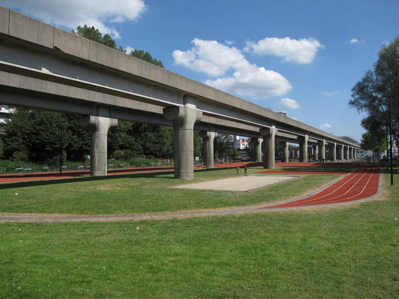 无人,公园,横图,室外,白天,运动,荷兰,云,跑道,首都,联系,草,树,天空,自然,运输,摄影,阿姆斯特丹,彩图