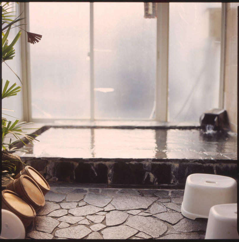 无人,竖图,室内,白天,窗户,浴室,日本,塑胶,神奈川县,摄影,吧椅,宁静,彩图