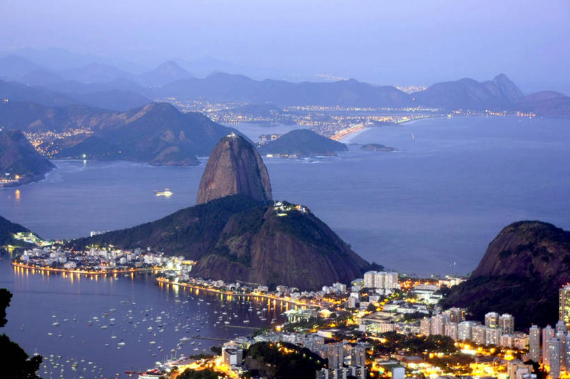 无人,横图,俯视,室外,夜晚,度假,湖,美景,山,山脉,城市风光,城市,建筑,巴西,海岸线,景观,首都,娱乐,地标建筑,享受,休闲,景色,放松,摄影,照亮,里约热内卢,甜面包山,彩图,高角度拍摄