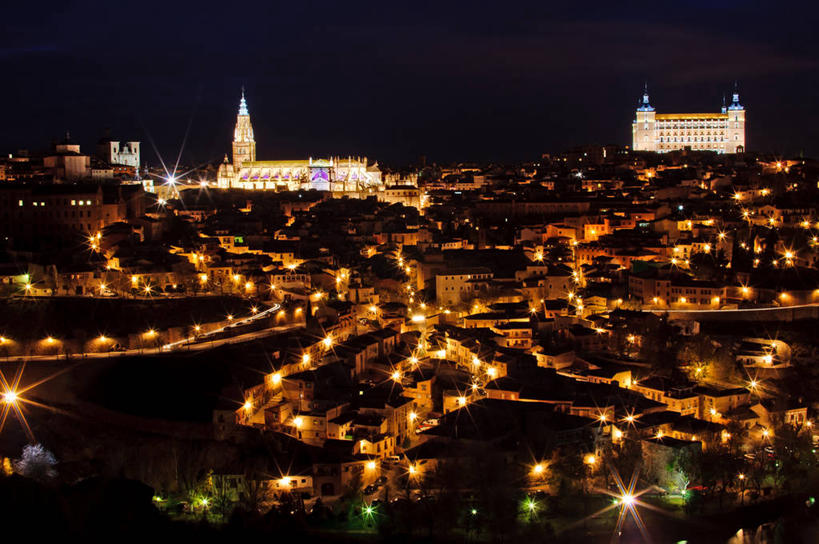 无人,横图,室外,夜晚,度假,美景,天际线,城市风光,城市,摩天大楼,西班牙,城堡,景观,古城,历史,娱乐,享受,休闲,景色,放松,摄影,照亮,基督教,要塞,万里无云,托莱多,托莱多省,托莱多大教堂,彩图,大教堂