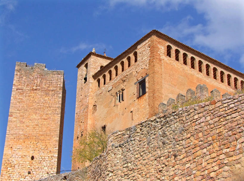 无人,教堂,横图,室外,白天,仰视,建筑,西班牙,云,天空,地标建筑,摄影,宗教,阿拉贡,韦斯卡,彩图,低角度拍摄