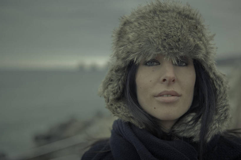 西方人,成年人,中年人,脸,头,眼睛,脸颊,眉毛,睫毛,一个人,微笑,横图,室外,特写,白天,信心,法国,欧洲,欧洲人,瞳孔,仅一个女性,仅一个人,冬天,肩膀,绿色,仅一个中年女性,寒冷,眼部,摄影,保护,西欧,法兰西,肖像,法兰西共和国,阿基坦,法兰西第五共和国,亚魁当,裘皮帽,阿基坦大区,女人,女性,中年女性,白种人,头部,睫,脸部,脸蛋,眉,面部,眼,眼睫毛,眼眉,彩图,比利牛斯.大西洋省,眼眉毛,俄罗斯文化,美人