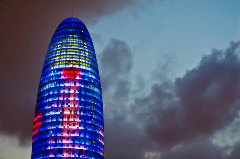 无人,横图,室外,仰视,城市,建筑,摩天大楼,西班牙,乌云,塔,现代,顶部,蓝色,黄昏,摄影,照亮,阿格巴塔,彩图,低角度拍摄