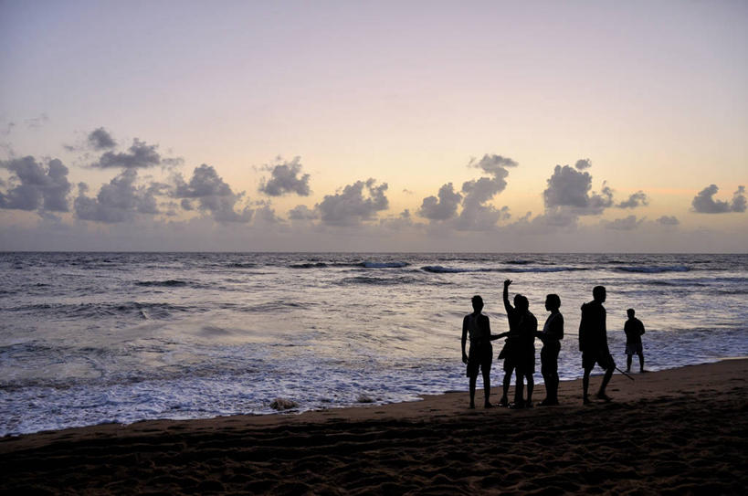 站,横图,室外,海洋,印度,水平线,云,天空,乐趣,摄影,享乐,剪影,果阿,海滩,彩图