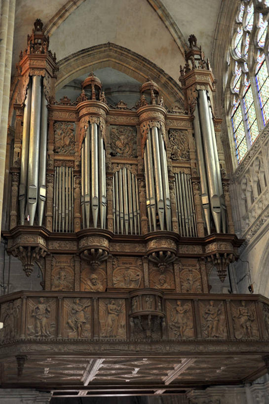 无人,教堂,竖图,室内,仰视,键盘,天花板,建筑,法国,拱门,乐器,历史,地标建筑,摄影,键盘乐器,基督教,风琴,法国文化,诺曼底,彩图,低角度拍摄