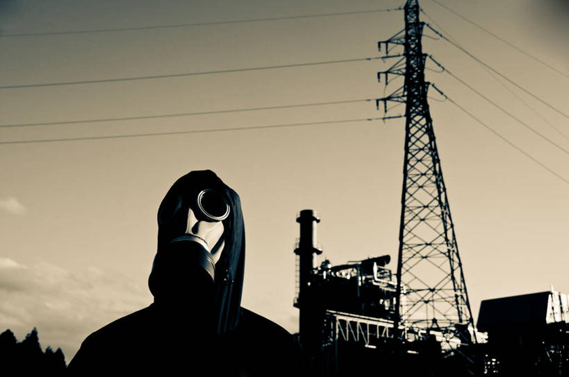 成年人,脸,头,脸颊,一个人,工厂,横图,室外,特写,白天,正面,日本,亚洲,仅一个男性,电缆,联系,肩膀,天空,摄影,能源,电,保护,东亚,防毒面罩,本州,本州岛,日本国,中部地方,新潟,新潟县,头部,脸部,脸蛋,面部,彩图,输电塔