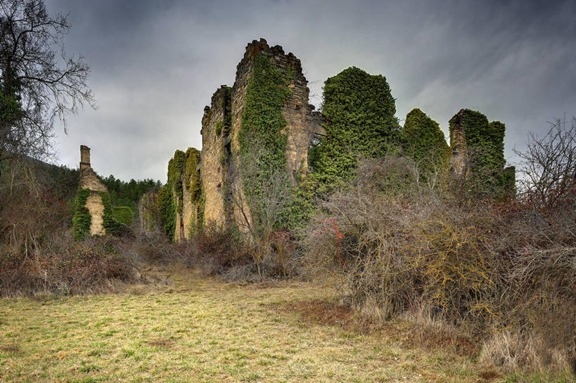 无人,教堂,横图,室外,白天,植物,建筑,西班牙,破碎,云,历史,破坏,破损,废墟,摄影,宗教,粉碎,损坏,下降,毁坏,摧毁,韦斯卡,彩图