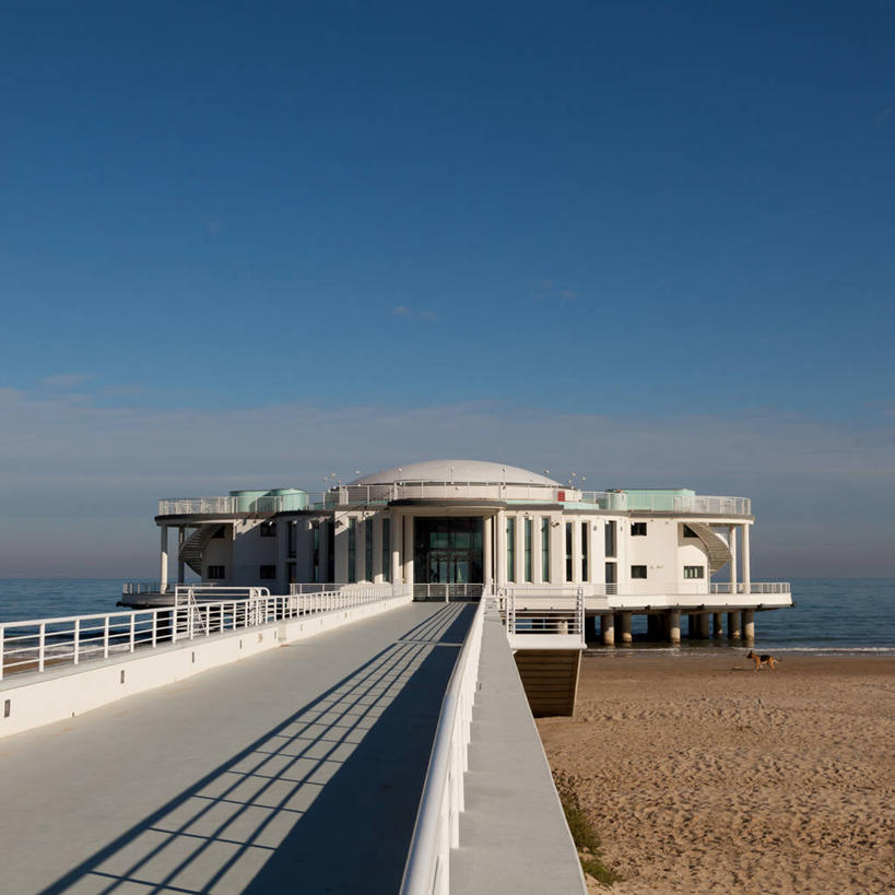 无人,栏杆,方图,室外,白天,海洋,建筑,日光,意大利,阴影,沙子,云,天空,地标建筑,摄影,意大利文化,安科纳,海滩,彩图