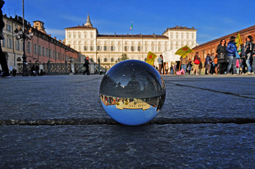 广场,宫殿,横图,室外,特写,白天,建筑,意大利,透明,反射,城堡,历史,天空,地标建筑,球体,水晶球,摄影,意大利文化,都灵,想法,彩图