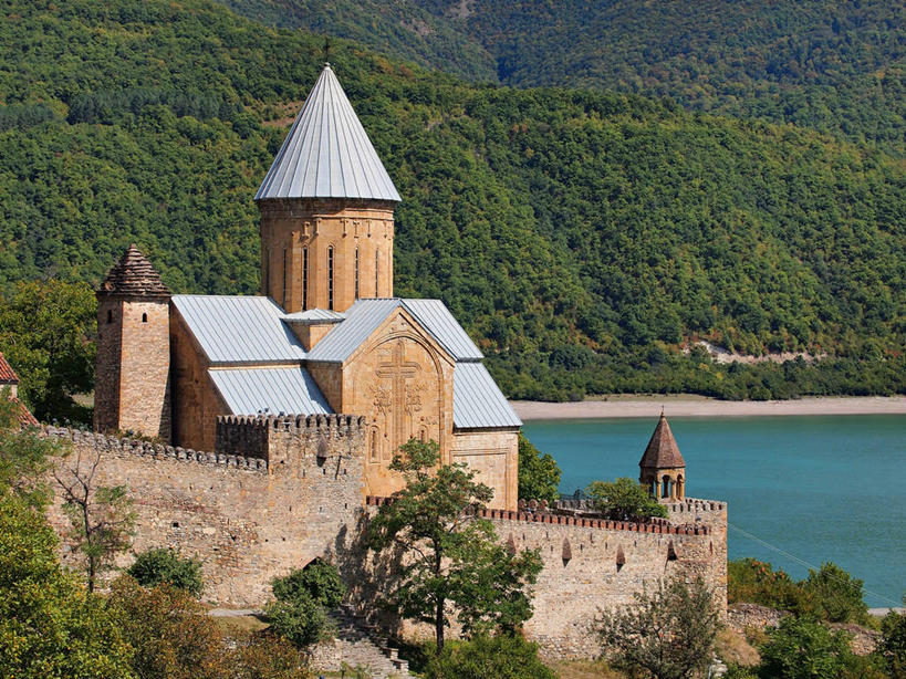 无人,教堂,横图,室外,白天,湖,森林,建筑,城堡,历史,水库,树,蓝色,自然,摄影,基督教,宗教建筑,彩图