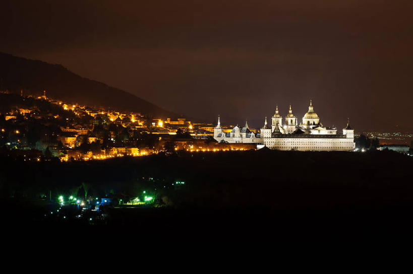 无人,横图,室外,夜晚,山,建筑,西班牙,首都,天空,马德里,摄影,宗教,照亮,宗教建筑,修道院,马德里省,埃斯科里亚尔,彩图