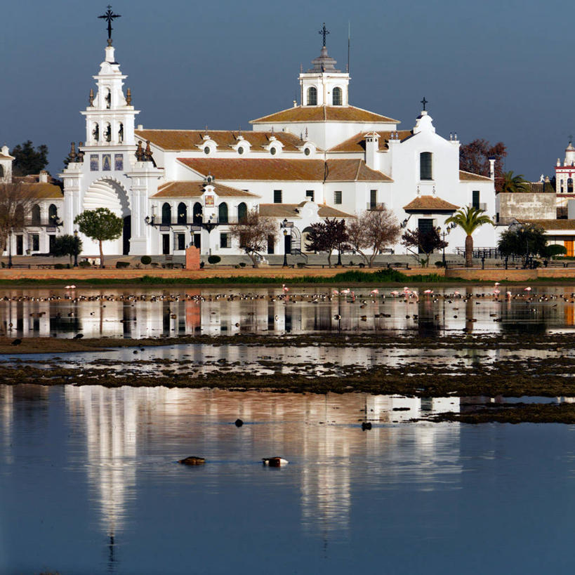 无人,教堂,方图,室外,白天,建筑,西班牙,葡萄牙,欧洲,反射,十字架,首都,里斯本,天空,摄影,宗教,基督教,里斯本区,宗教建筑,南欧,葡萄牙共和国,死水,彩图,罗西欧广场,罗西乌广场,佩德罗四世广场