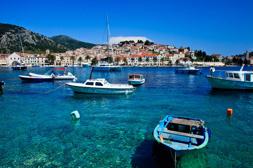 无人,横图,室外,白天,海洋,山,船,松树,克罗地亚,乡村,自然,社区,运输,摄影,宁静,万里无云,斯普利特,彩图,赫瓦尔