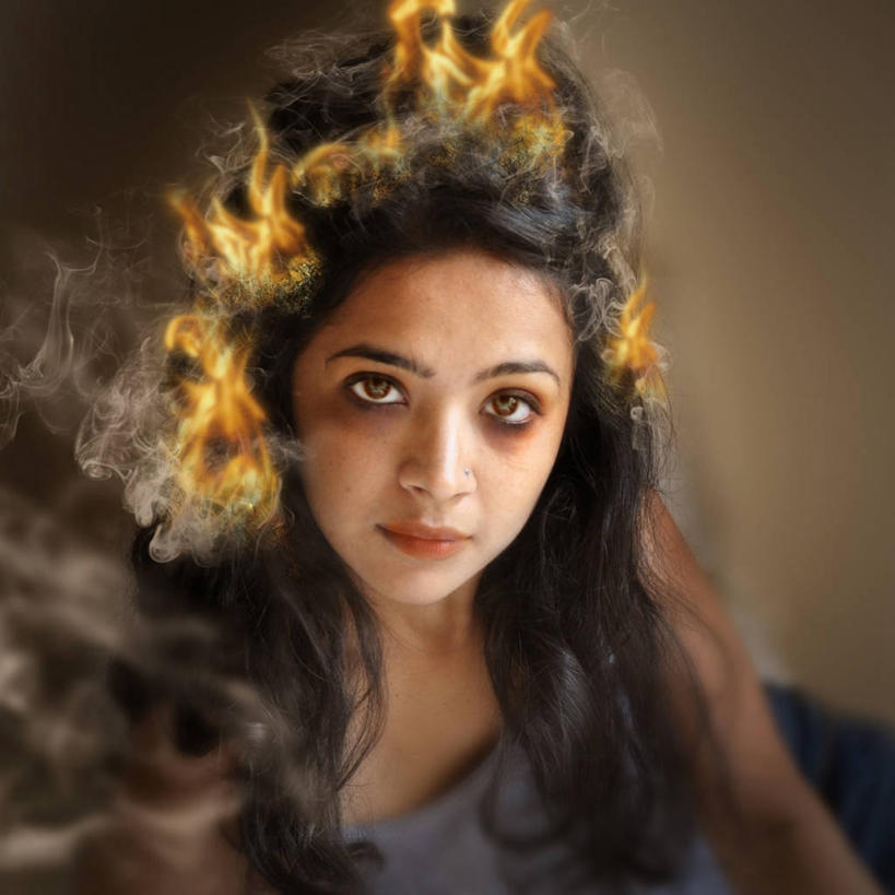 成年人,脸,头,脸颊,一个人,方图,信心,火,南非,仅一个年轻女性,仅一个女性,仅一个人,热,肩膀,烟,摄影,褐色背景,幽默,肖像,豪登省,危险,年轻女性,女人,女性,亚洲人,印度人,年轻人,头部,脸部,脸蛋,面部,彩图,影棚拍摄