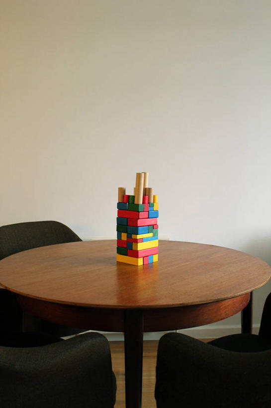 无人,竖图,室内,白天,桌子,椅子,英国,木制,墙,首都,摄影,块状,创造力,彩图