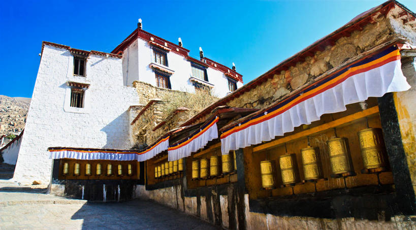 无人,横图,室外,白天,建筑,中国,阴影,首都,砖墙,拉萨,摄影,宗教,佛教,宁静,中国文化,修道院,转经筒,西藏自治区,万里无云,哲蚌寺,彩图