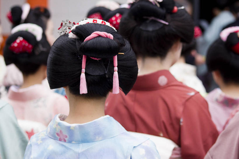 脸,头,脸颊,横图,室外,特写,白天,日本,和服,日本文化,许多人,肩膀,背面,一群人,摄影,京都府,头部,脸部,脸蛋,面部,彩图,传统服装,舞妓