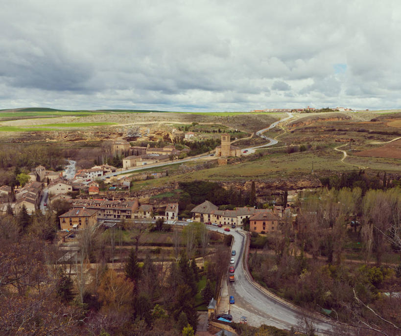 无人,横图,俯视,室外,白天,建筑,路,西班牙,房屋,地形,云,树,风景,天空,自然,运输,摄影,塞戈维亚,彩图,高角度拍摄