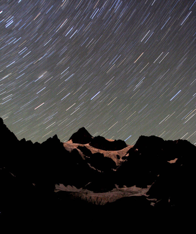 无人,竖图,室外,夜晚,运动模糊,旅游,度假,美景,山,山脉,雪,雪山,华盛顿,美国,地形,景观,山峰,星星,冬天,沙丘,山峦,娱乐,风景,天空,自然,群山,享受,休闲,景色,放松,摄影,照亮,北美,北美洲,自然风光,美洲,冰河,华盛顿州,常绿之州,常青州,北亚美利加洲,亚美利加洲,喀斯喀特山脉,北喀斯喀特山国家公园,北卡斯卡德山国家公园,北喀斯开国家公园,北瀑布国家公园,自然地理,美利坚合众国