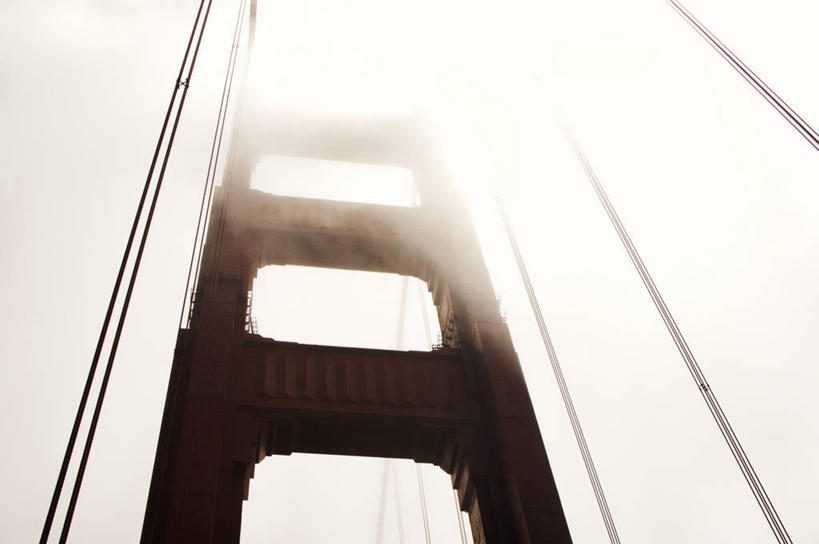 无人,横图,室外,白天,仰视,雾,日光,美国,桥,光亮,地标建筑,摄影,部分,明亮,北美,北美洲,早晨,加利福尼亚,美洲,金门大桥,北亚美利加洲,亚美利加洲,低角度拍摄,旅行,美利坚合众国