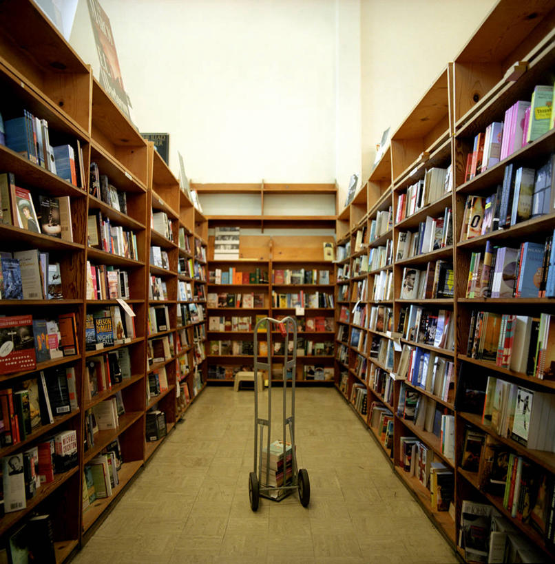 无人,书店,竖图,室内,白天,智慧,消费,书架,美国,一排,丰富,整齐,架子,排列,零售,摄影,多样,北美,北美洲,顺序,队列,文学,加利福尼亚,美洲,选择,北亚美利加洲,亚美利加洲,伯克利,书,美利坚合众国