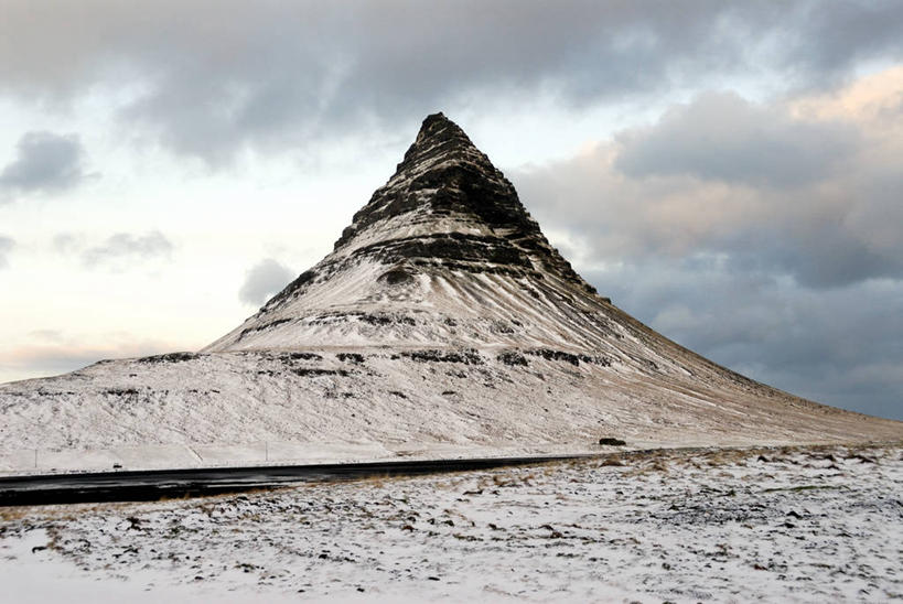 无人,横图,室外,白天,旅游,度假,美景,山,雪,雪山,路,欧洲,冰岛,地形,景观,山顶,云,冬天,娱乐,风景,天空,自然,享受,休闲,景色,放松,寒冷,摄影,宁静,环境,自然风光,北欧,冰岛共和国,斯奈山半岛,旅行