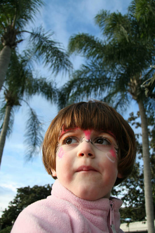 儿童,脸,头,脸颊,一个人,横图,室外,特写,白天,毛衣,纯洁,信心,美国,仅一个女性,仅一个人,肩膀,树,小孩,看,仅一个小孩,思考,可爱,童年,童趣,摄影,涂料,童真,烂漫,无邪,奥兰多,橘子郡,天真,女孩,女人,女性,孩子,头部,脸部,脸蛋,面部,上装,女生