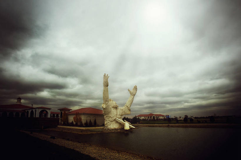 无人,举,横图,室外,城市,建筑,雕塑,美国,标志,雕像,符号,房屋,云,标识,黄昏,地标建筑,托,摄影,宗教,基督,基督教,天主教,耶稣,得分,俄亥俄州,救世主,性别符号,潘塔纳尔湿地,基利斯督,弥赛亚,默西亚,灵性,举起,举手,举着,向上举,向上伸,向上托,旅行,男性符号,传统文化