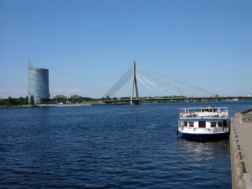 无人,码头,横图,室外,白天,河流,城市,建筑,船,欧洲,拉脱维亚,停靠,桥,首都,联系,天空,运输,摄影,吊桥,部分,停止,渡轮,停泊,客船,暂停,停滞,万里无云,里加,旅行,海港,波罗的海三国,道加瓦河