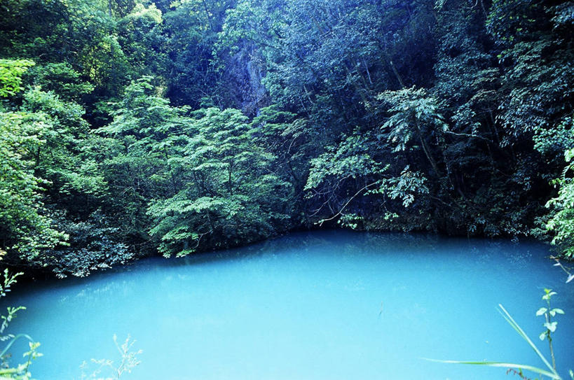 无人,横图,俯视,室外,白天,美景,中国,反射,池塘,景观,树,蓝色,风景,自然,景色,摄影,宁静,部分,环境,自然风光,东亚,贵州省,高角度拍摄,旅行