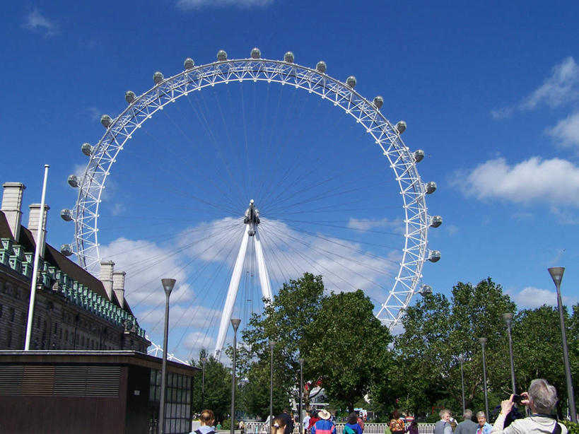 横图,室外,白天,度假,游戏,建筑,英国,欧洲,伦敦,朦胧,模糊,云,首都,玩,娱乐,伦敦眼,树,背面,天空,地标建筑,休闲,乐趣,摄影,游乐设施,活动,享乐,西欧,发泄,消遣,智力,北欧,大不列颠,英国文化,大转轮,大不列颠及北爱尔兰联合王国,大不列颠及爱尔兰联合王国,宣泄,游艺设施,雾都,冒险,玩耍,嬉戏,旅行,兰贝斯区,大不列颠王国,大英帝国,联合王国,日不落帝国