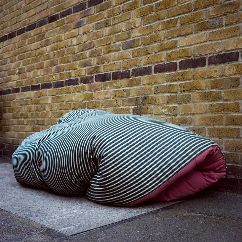 无人,方图,室外,白天,家具,英国,欧洲,伦敦,废弃,墙,首都,床垫,砖墙,摄影,报废,废物,西欧,北欧,丢弃,问题,大不列颠,放弃,抛弃,大不列颠及北爱尔兰联合王国,大不列颠及爱尔兰联合王国,雾都,摈弃,屏弃,大不列颠王国,大英帝国,联合王国,日不落帝国,摈斥,摒除