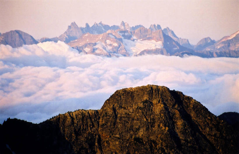 无人,公园,横图,室外,白天,旅游,度假,美景,山,山脉,雪,雪山,加拿大,景观,山顶,冬天,霜,娱乐,白色,风景,天空,自然,享受,休闲,景色,放松,寒冷,摄影,宁静,环境,北美,北美洲,国家公园,自然风光,美洲,北亚美利加洲,亚美利加洲,卑诗省,不列颠哥伦比亚,不列颠哥伦比亚省,大不列颠哥伦比亚,省立公园,旅行,曼宁省立公园,卑斯省,郊野公园