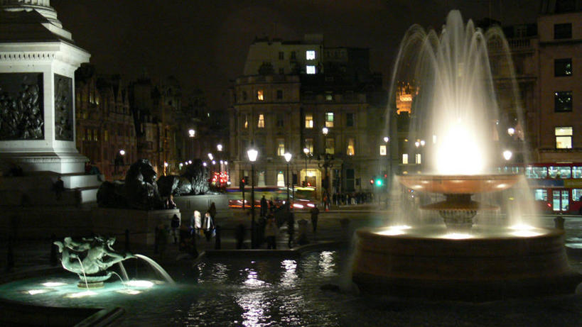 无人,广场,横图,方图,室外,夜晚,城市,建筑,喷泉,英国,欧洲,伦敦,喷,飞溅,池塘,光亮,首都,地标建筑,摄影,照亮,西欧,北欧,大不列颠,威斯敏斯特市,英国文化,特拉法尔加广场,大不列颠及北爱尔兰联合王国,大不列颠及爱尔兰联合王国,雾都,旅行,大不列颠王国,大英帝国,联合王国,日不落帝国