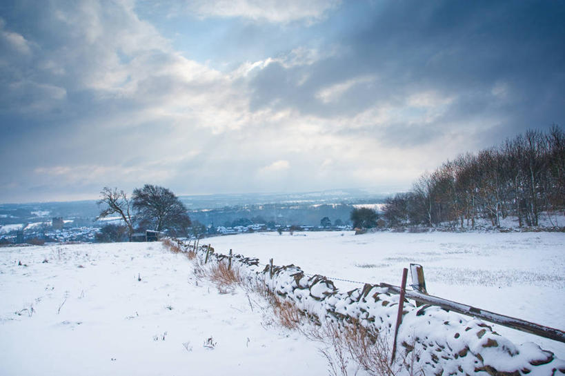无人,横图,室外,白天,美景,雪,英国,欧洲,分离,栅栏,景观,篱笆,云,冬天,天气,树,风景,天空,自然,景色,寒冷,摄影,宁静,环境,西欧,自然风光,北欧,大不列颠,大不列颠及北爱尔兰联合王国,大不列颠及爱尔兰联合王国,里士满,约克郡,北约克郡,旅行,大不列颠王国,大英帝国,联合王国,日不落帝国