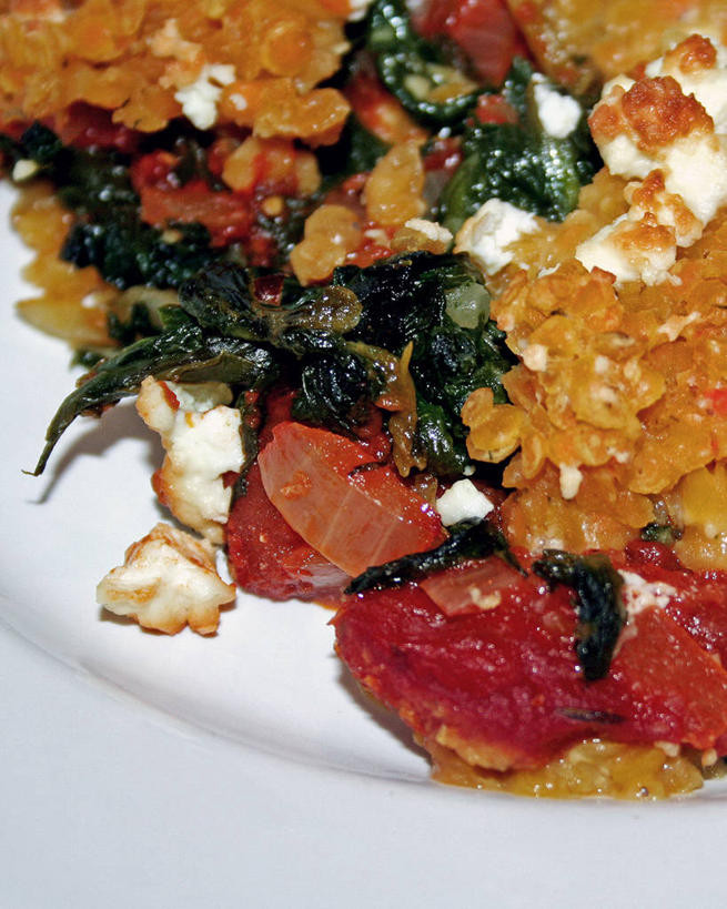 无人,竖图,俯视,特写,菠菜,扁豆,蔬菜,西红柿,餐具,叶子,德国,新鲜,食品,绿叶,首都,饮食,柏林,食物,盘子,嫩叶,摄影,有机食品,绿色食品,清新,山羊乳酪,健康食物,德国文化,菲塔乳酪,中欧,叶,叶片,高角度拍摄