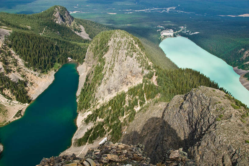 无人,横图,俯视,航拍,室外,白天,旅游,度假,湖,美景,山,山脉,叶子,加拿大,地形,景观,娱乐,树,风景,自然,享受,休闲,景色,放松,摄影,宁静,环境,鸟瞰,自然风光,亚伯达,露易斯湖,高角度拍摄,旅行