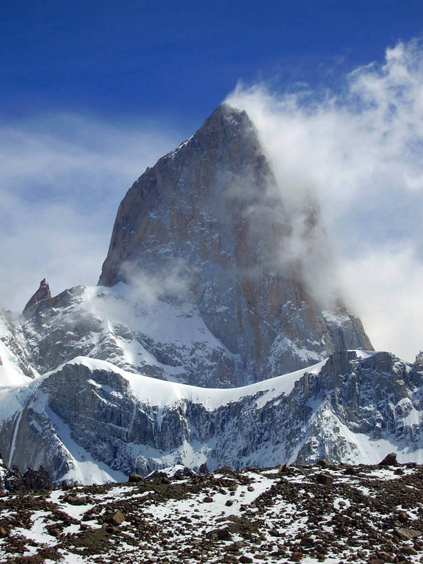 无人,竖图,室外,白天,美景,山,雪山,阿根廷,景观,山顶,云,风景,天空,自然,景色,南美,寒冷,摄影,宁静,环境,自然风光,巴塔哥尼亚,圣克鲁斯省