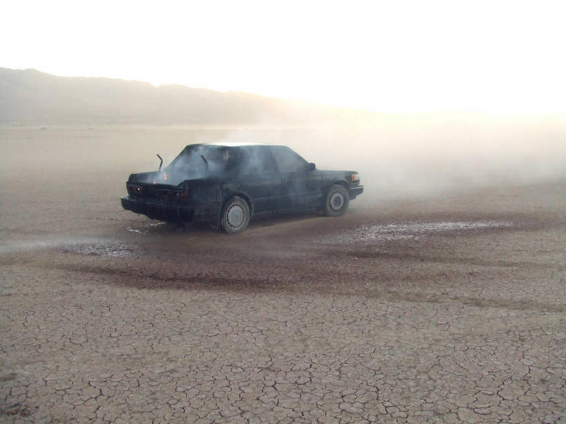 无人,横图,室外,沙漠,汽车,美国,废弃,机动车,破坏,破损,自然,黄昏,烟,运输,摄影,环境,损坏,北美,北美洲,销毁,加利福尼亚,美洲,毁灭,加州,加利福尼亚州,金州,黄金州,北亚美利加洲,亚美利加洲,烧毁,美利坚合众国,圣伯纳迪诺市