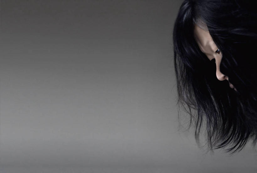 成年人,中年人,头,一个人,横图,室内,侧面,纽约,美国,仅一个女性,仅一个人,灰色背景,仅一个中年女性,思考,个性,人体,摄影,梦想,纽约州,女人,女性,中年女性,头部,影棚拍摄,朝鲜族