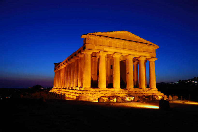 无人,横图,室外,夜晚,建筑,意大利,柱子,光亮,历史,废墟,天空,地标建筑,摄影,照亮,西西里,南欧,古典风格,意大利文化,古代文明,阿格利真托,旅行,过去